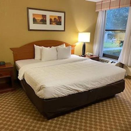 Quality Inn & Suites Saginaw Luaran gambar