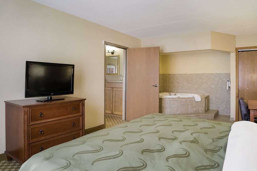 Quality Inn & Suites Saginaw Bilik gambar