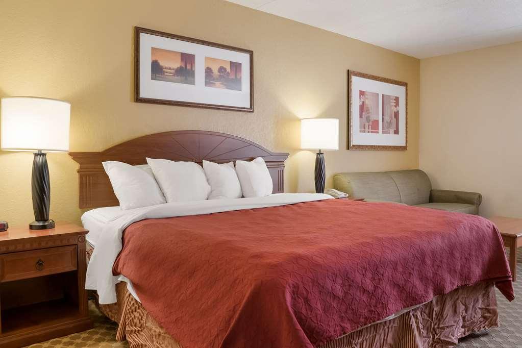 Quality Inn & Suites Saginaw Bilik gambar