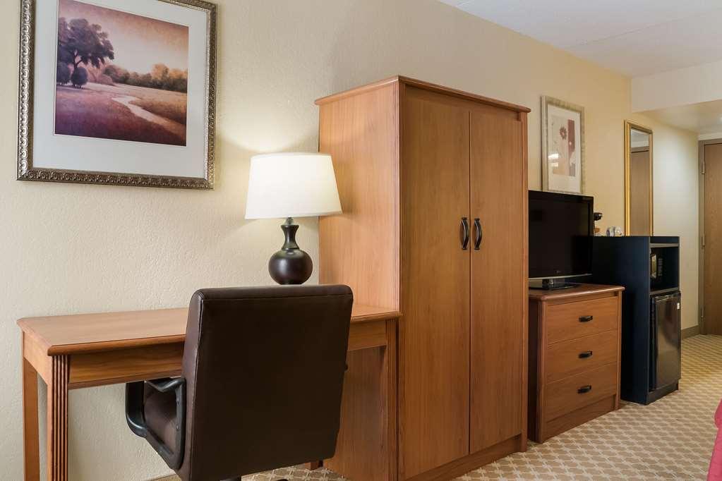 Quality Inn & Suites Saginaw Bilik gambar