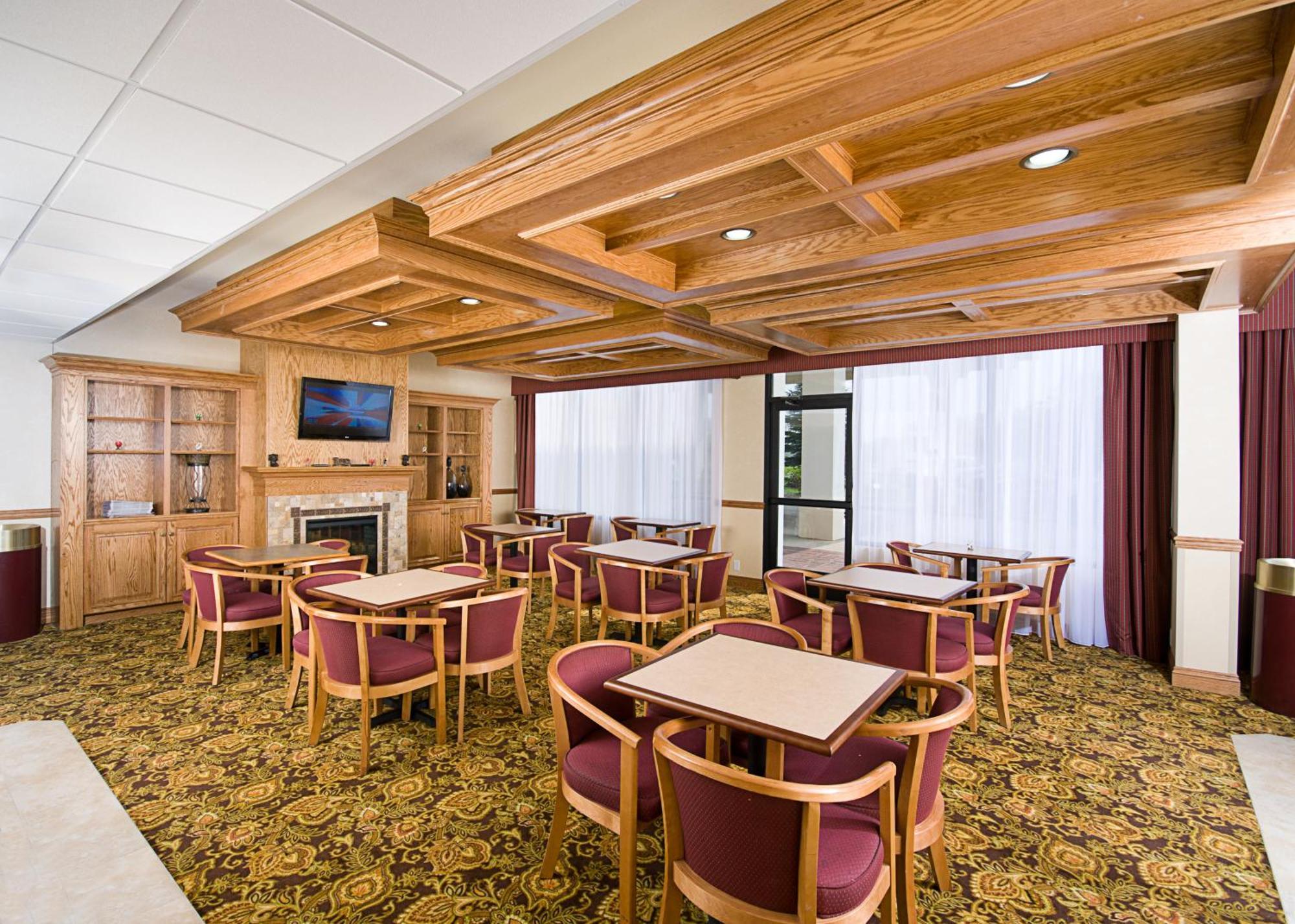 Quality Inn & Suites Saginaw Restoran gambar