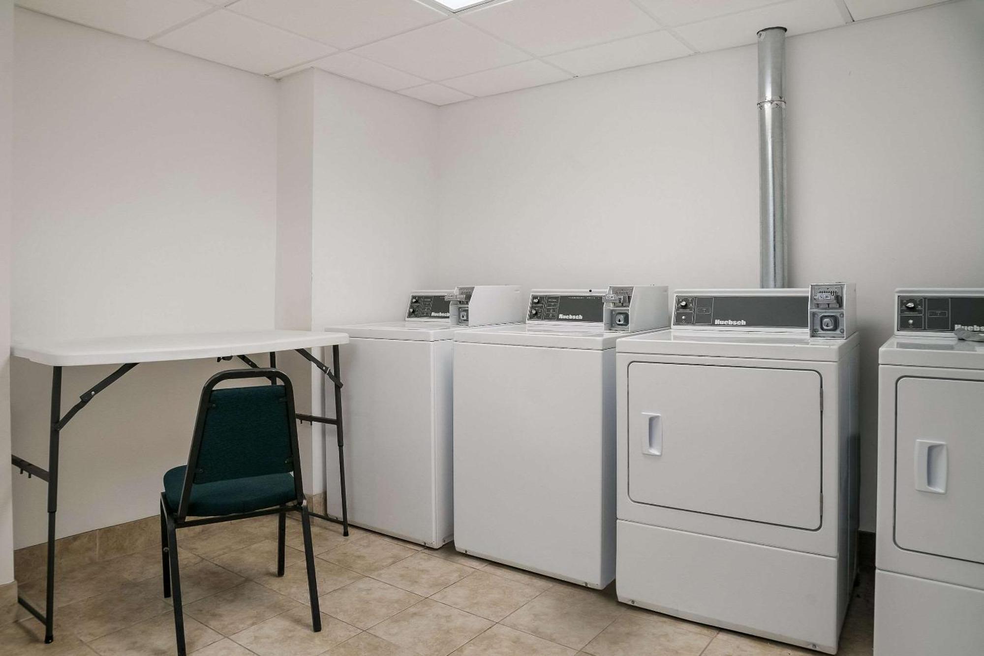 Quality Inn & Suites Saginaw Luaran gambar