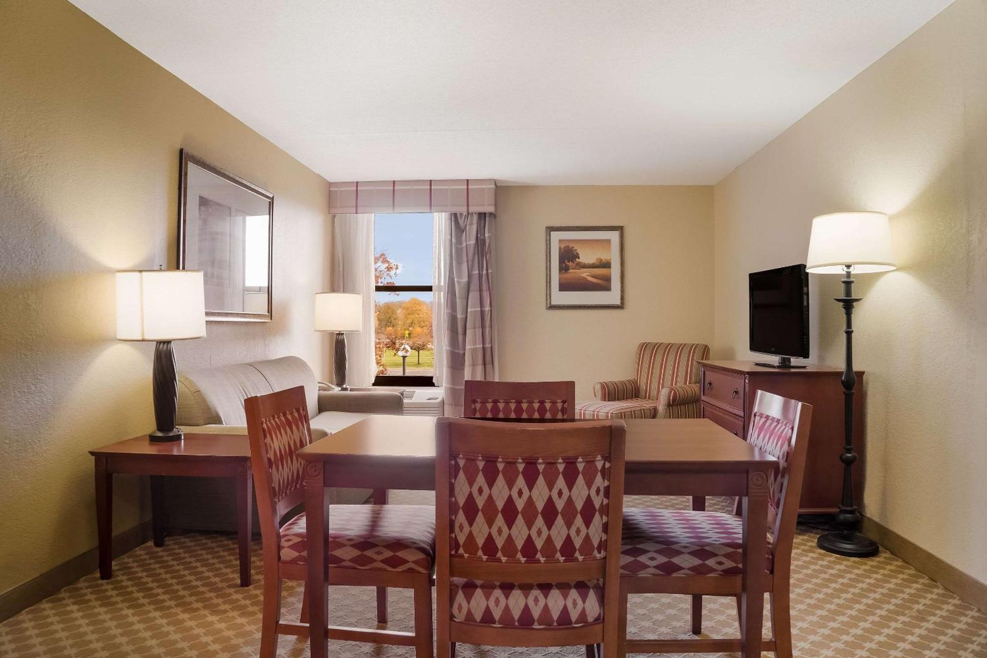 Quality Inn & Suites Saginaw Luaran gambar