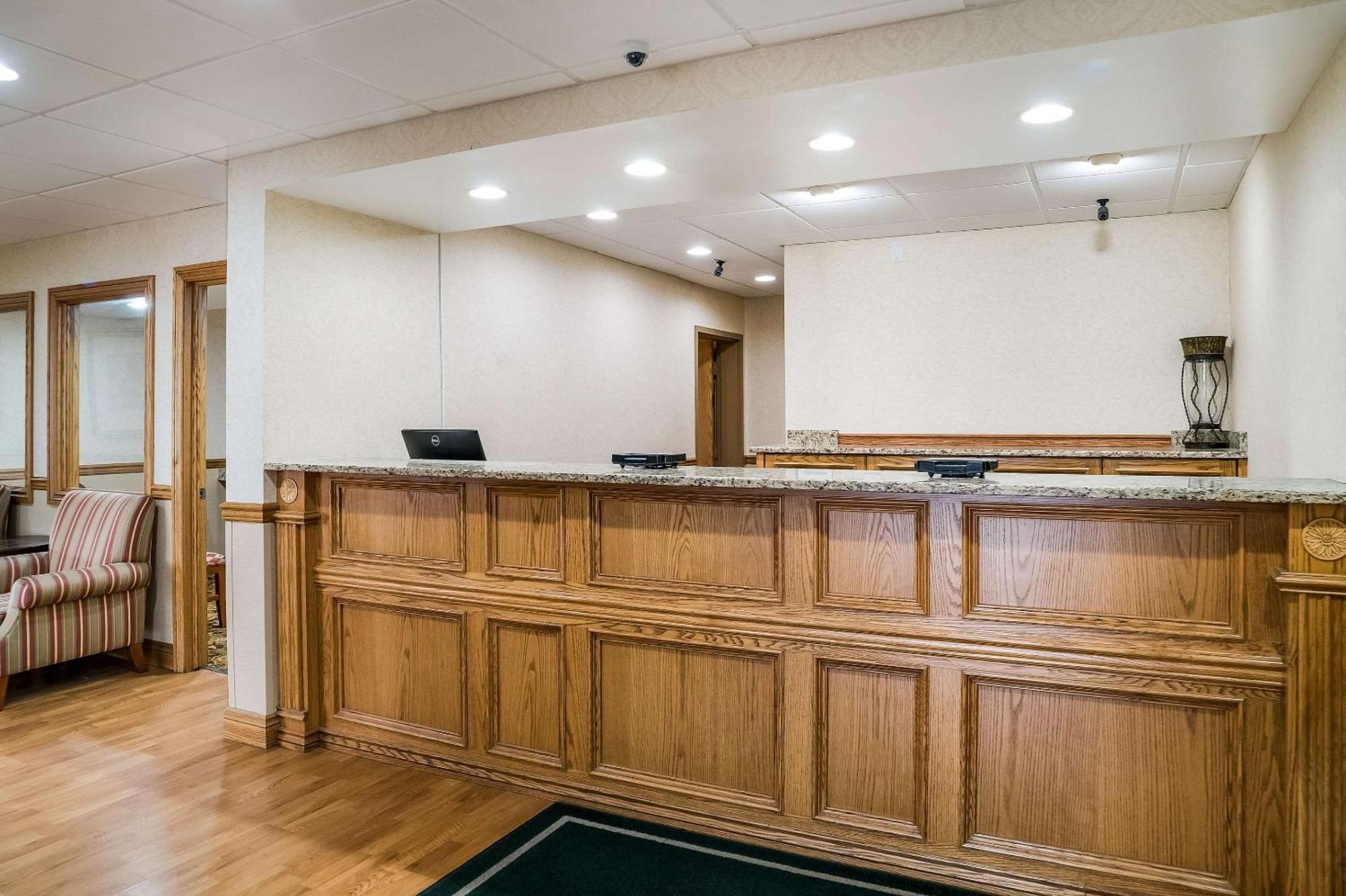 Quality Inn & Suites Saginaw Luaran gambar