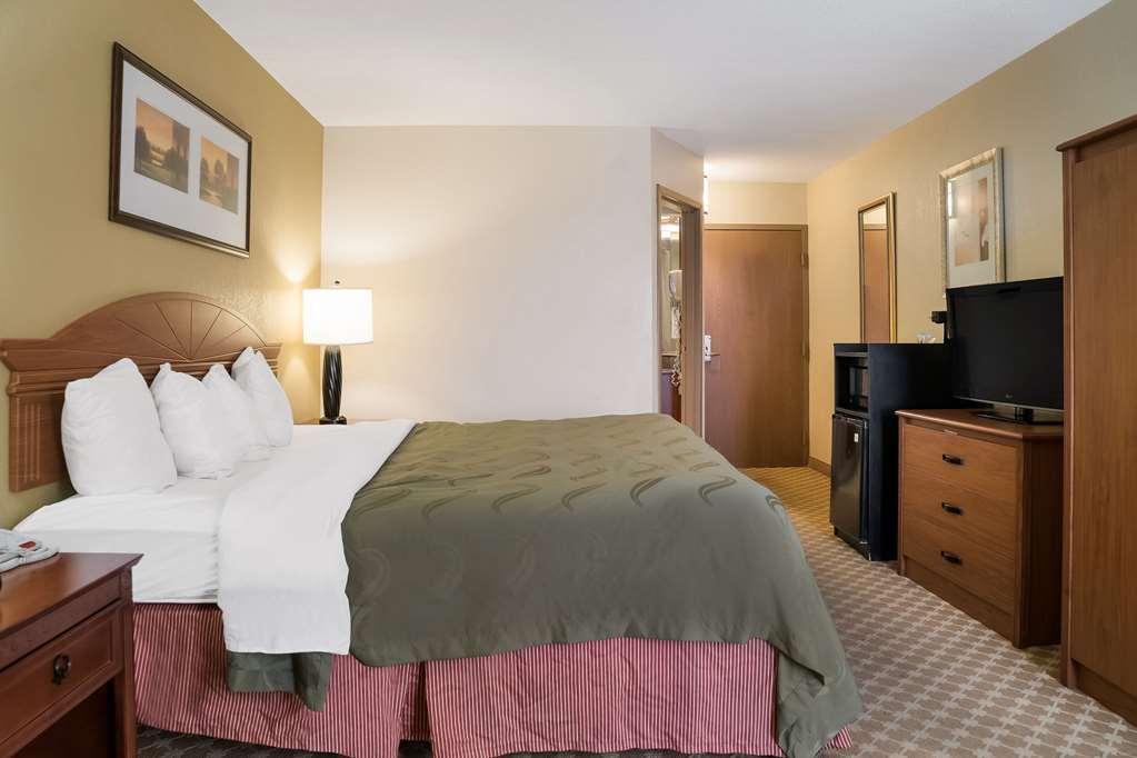 Quality Inn & Suites Saginaw Bilik gambar