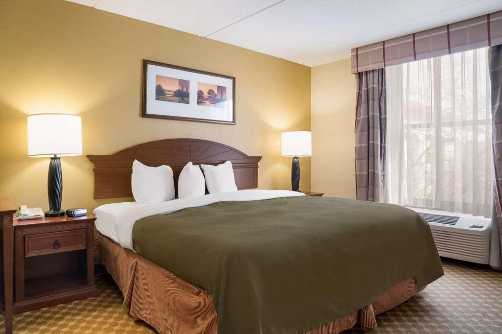 Quality Inn & Suites Saginaw Bilik gambar