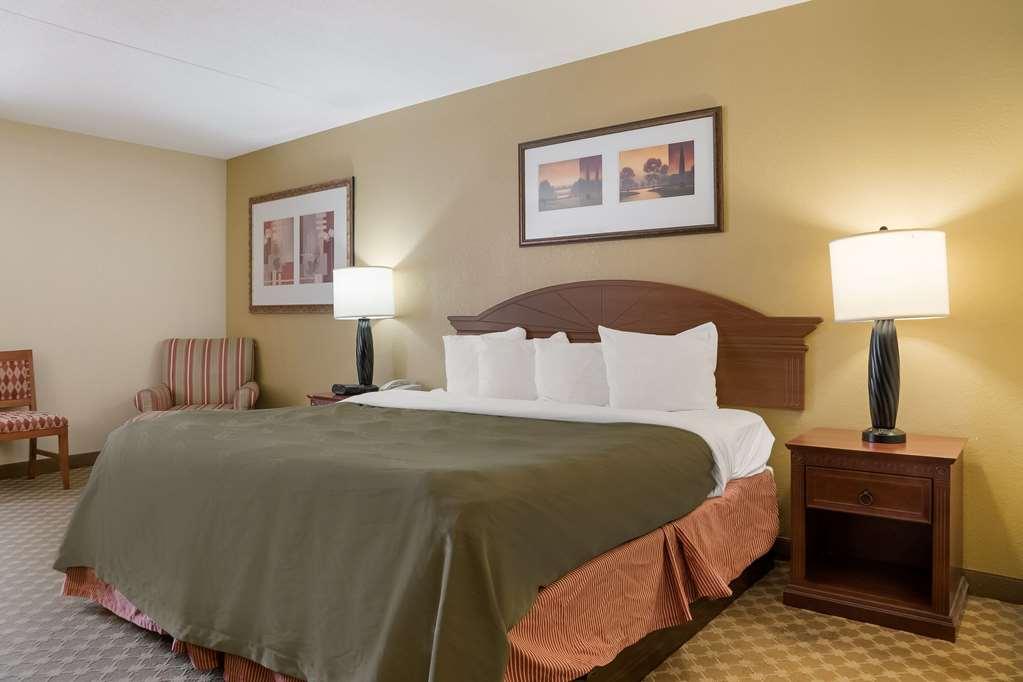 Quality Inn & Suites Saginaw Bilik gambar