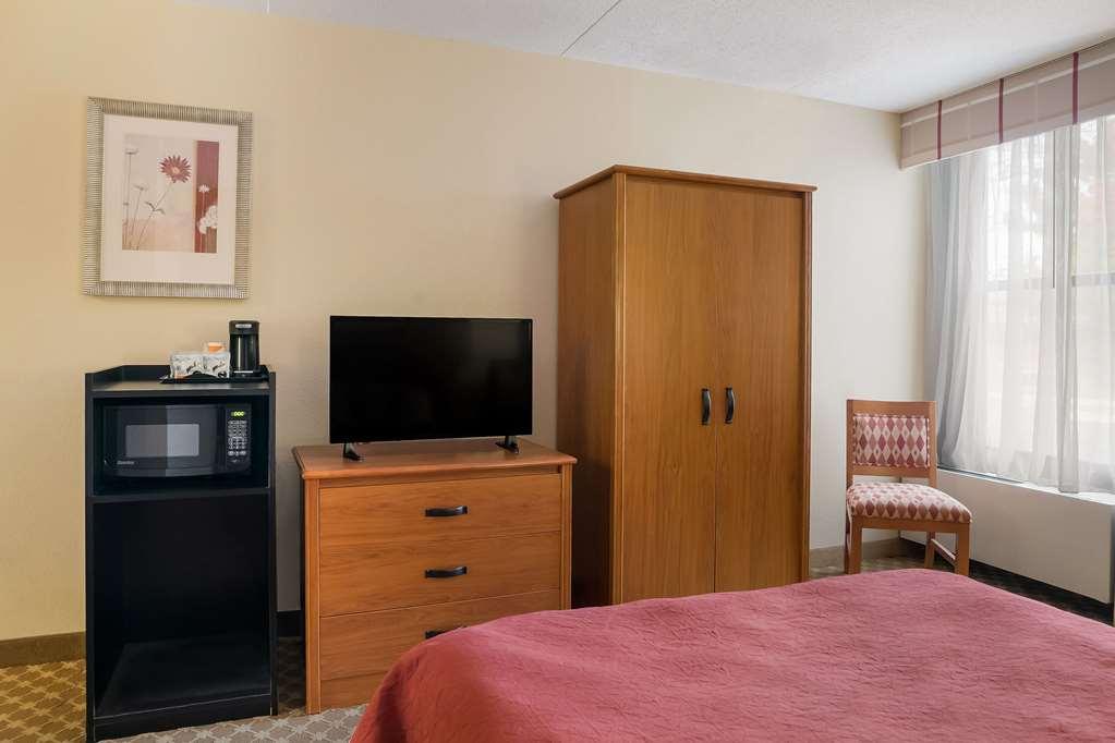 Quality Inn & Suites Saginaw Bilik gambar