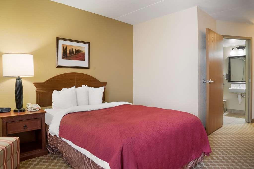 Quality Inn & Suites Saginaw Bilik gambar