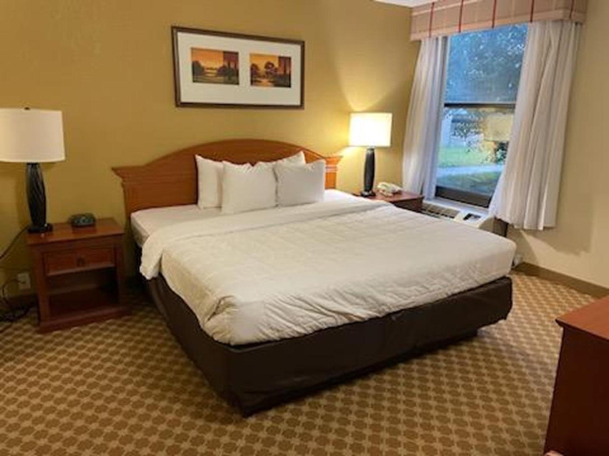 Quality Inn & Suites Saginaw Luaran gambar