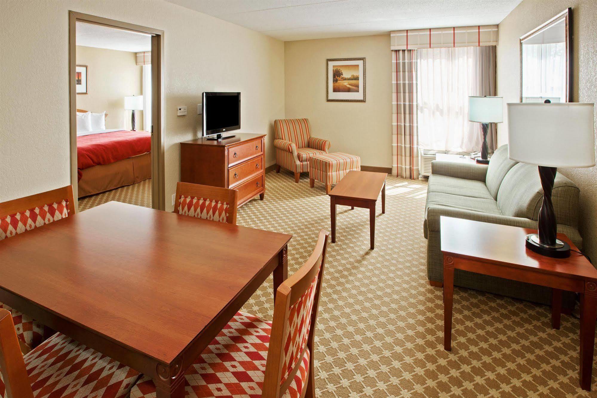 Quality Inn & Suites Saginaw Bilik gambar