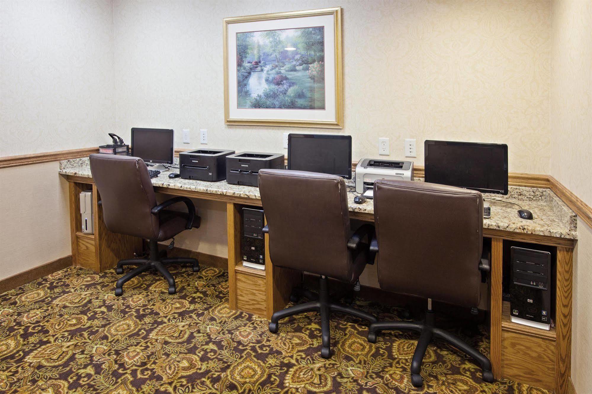 Quality Inn & Suites Saginaw Perniagaan gambar